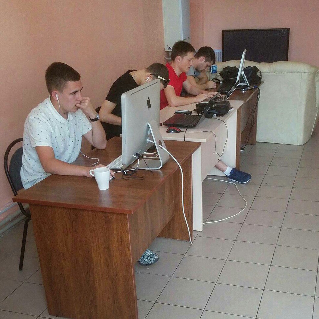 Артем Смолянинов